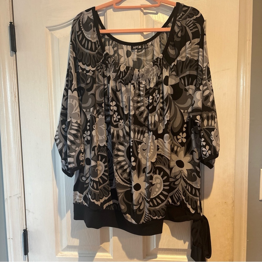 Apt. 9 Women's Black and White Floral Blouse